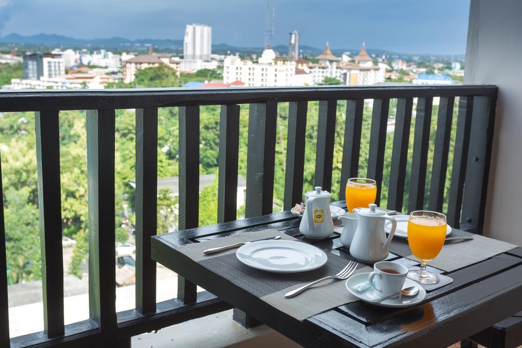 Hotel Golden Tulip Essential Pattaya Exterior foto
